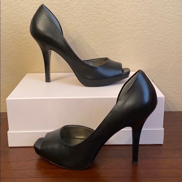 Jessica Simpson Black Heels - Picture 3 of 8
